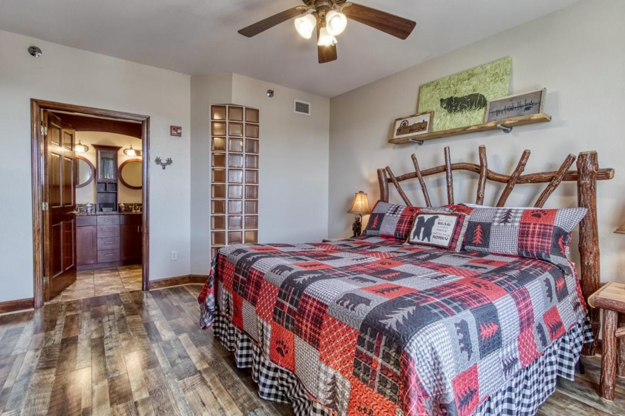 Gorgeous 2Bd 2Bth Condo With Mountain Views Pool Hot Tub Game Room Close To Parkway Pigeon Forge Exteriér fotografie